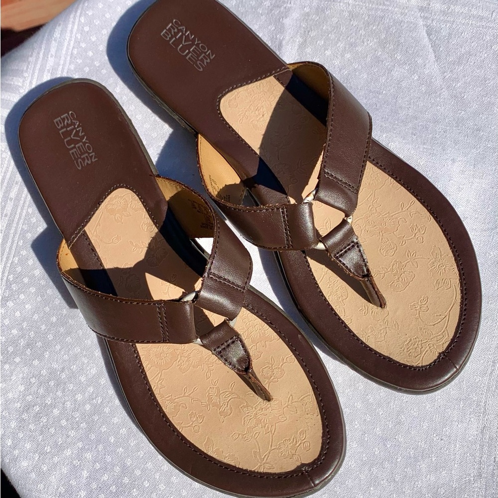 Canyon River Blues Fern Vintage Women’s Brown Thong Sandal Cushioned Insole 10M